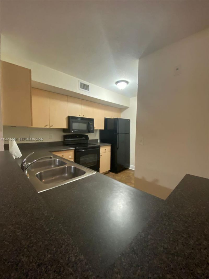 2520 Centergate Dr, Unit 303, Miramar, FL 33025 Photo