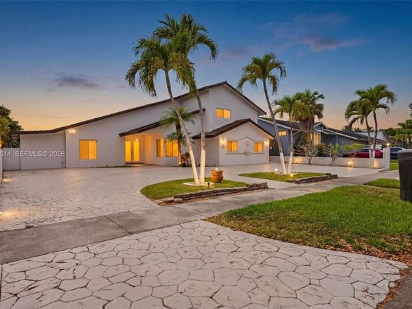10934 SW 137th Ct , Miami, FL 33186
