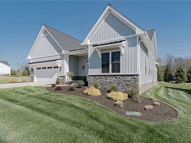 6469 N Cobblestone Road, Mayfield Village, OH 44143