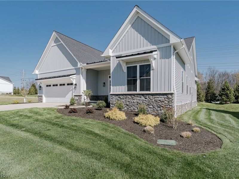 6469 N Cobblestone Road, Mayfield Village, OH 44143 Photo 1