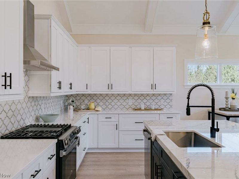 6469 N Cobblestone Road, Mayfield Village, OH 44143 Photo 9