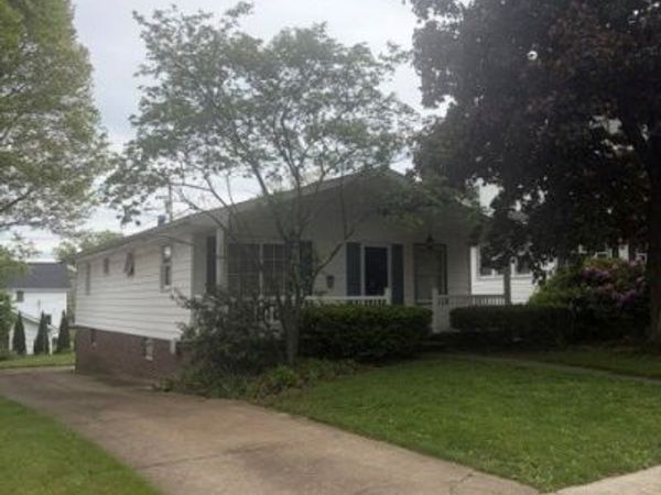 852 Phillips Road Northeast , Massillon, OH 44646