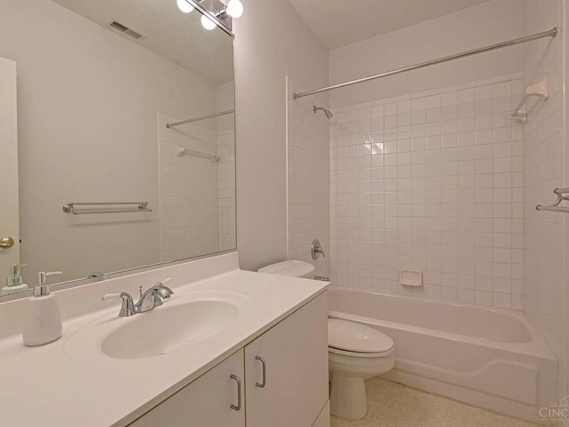 7587 Lake Water Drive, Cincinnati, OH 45242 Photo 42