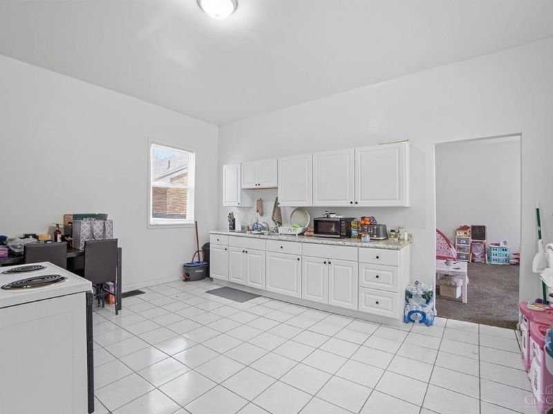 1027 Winfield, Cincinnati, OH 45205 Photo 11