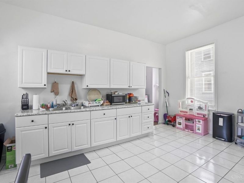 1027 Winfield, Cincinnati, OH 45205 Photo 14