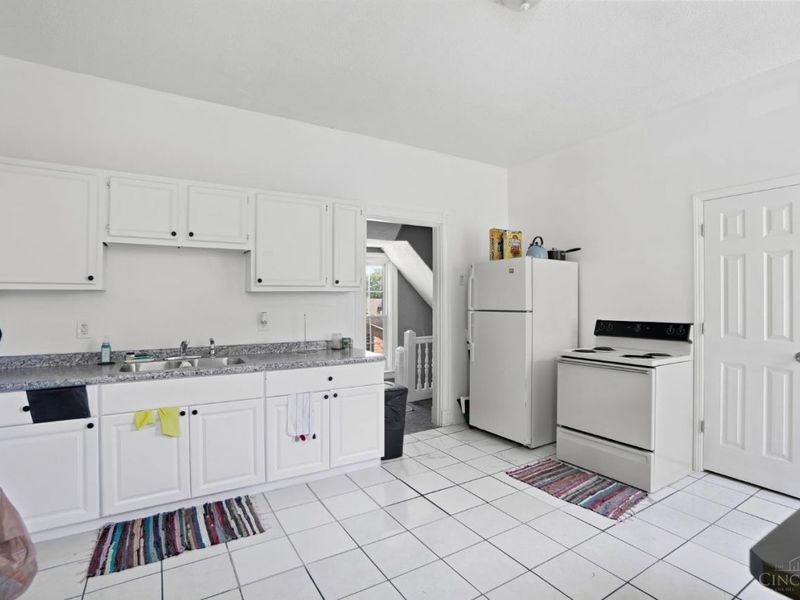 1027 Winfield, Cincinnati, OH 45205 Photo 17