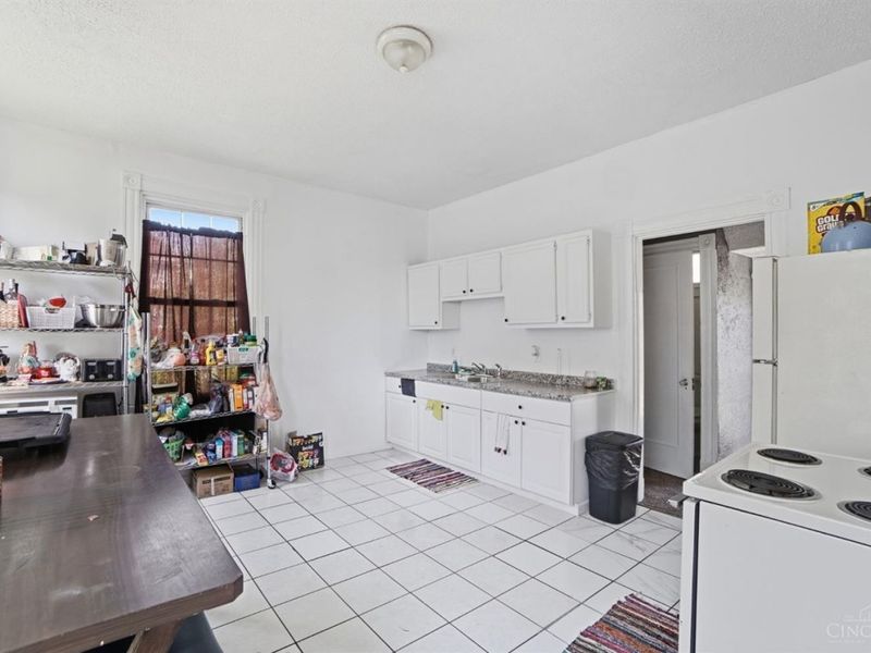 1027 Winfield, Cincinnati, OH 45205 Photo 18
