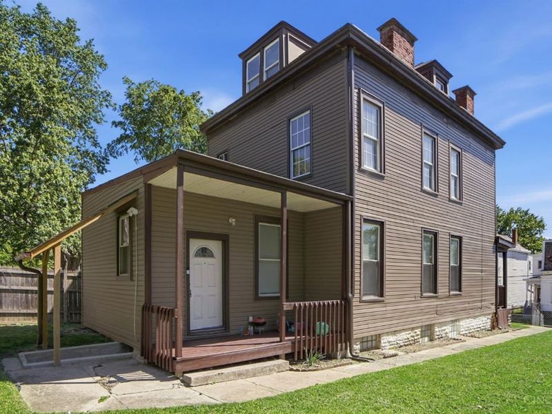 1027 Winfield, Cincinnati, OH 45205 Photo 2