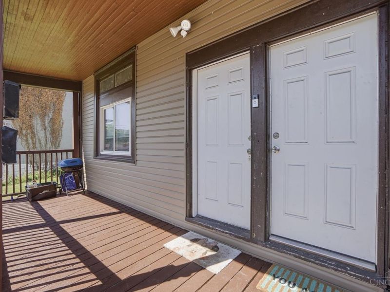 1027 Winfield, Cincinnati, OH 45205 Photo 3