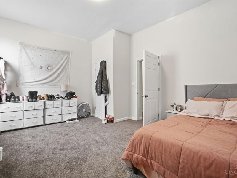 1027 Winfield, Cincinnati, OH 45205 Photo 4