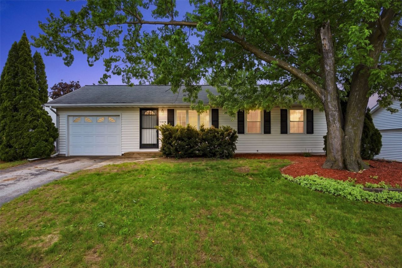 1715 Northbrook Drive Ne, Cedar Rapids, IA 52402 Main Photo