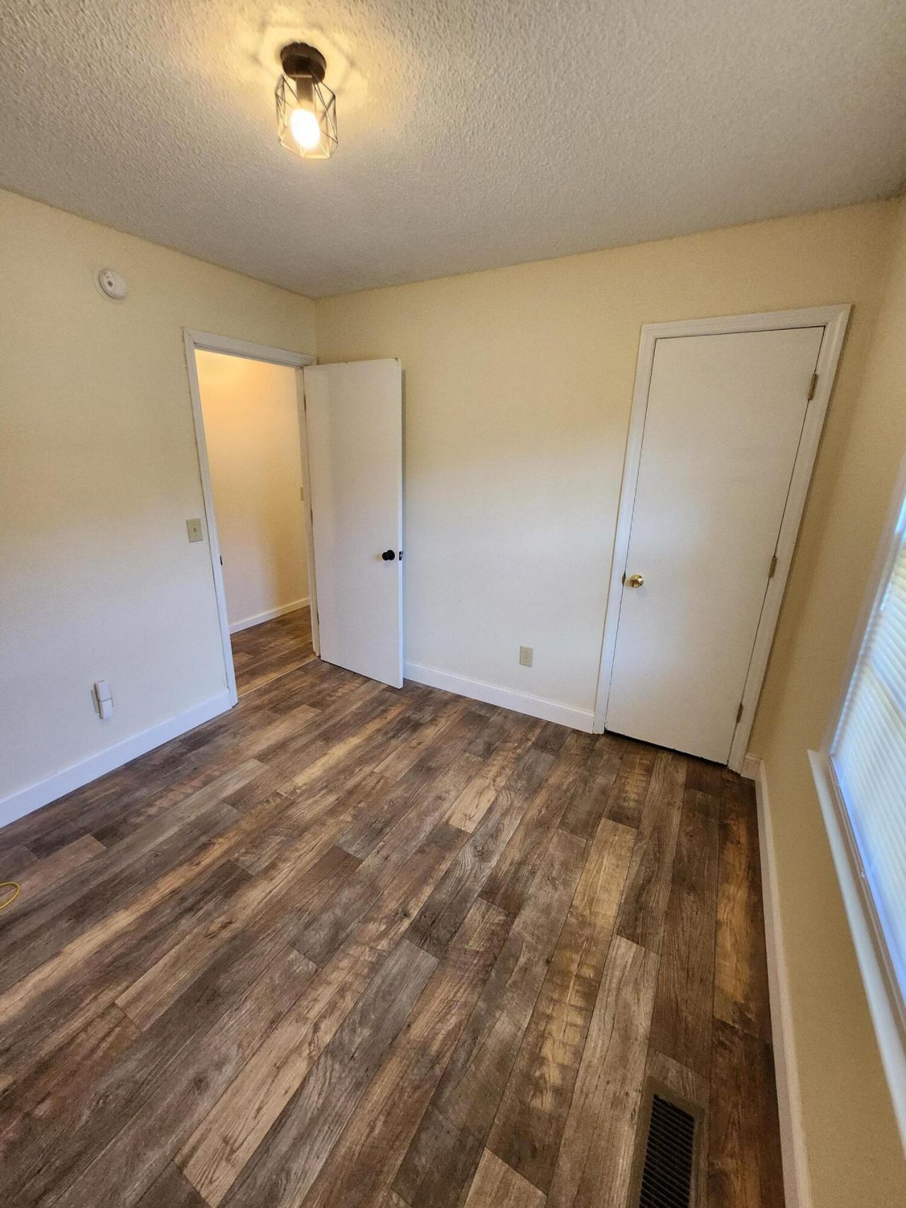 60 Sampson Road Photo 10