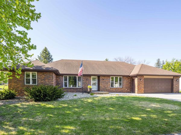 1320 Kahler Ct., Sheldon, IA 51201