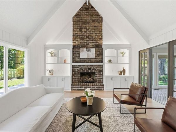 9100 Dearborn Street, Overland Park, KS 66207