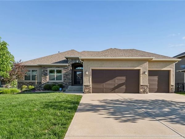 17218 W 197TH Place, Spring Hill, KS 66083