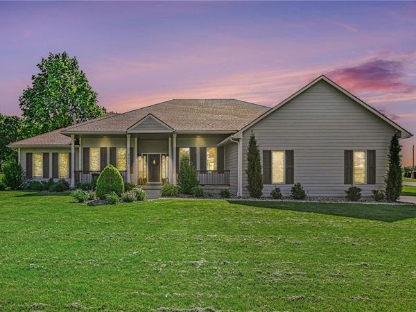 4204 SE Wingate Circle, Blue Springs, MO 64014