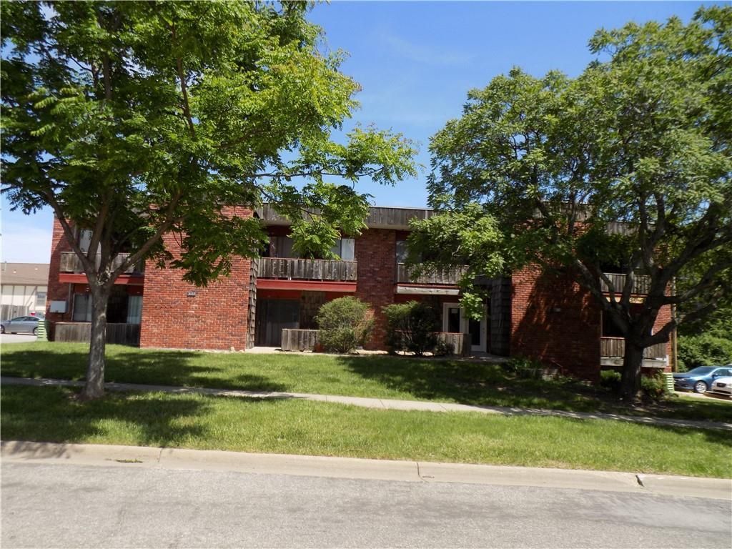 622 Schwarz Road, Lawrence, KS 66049 Main Photo