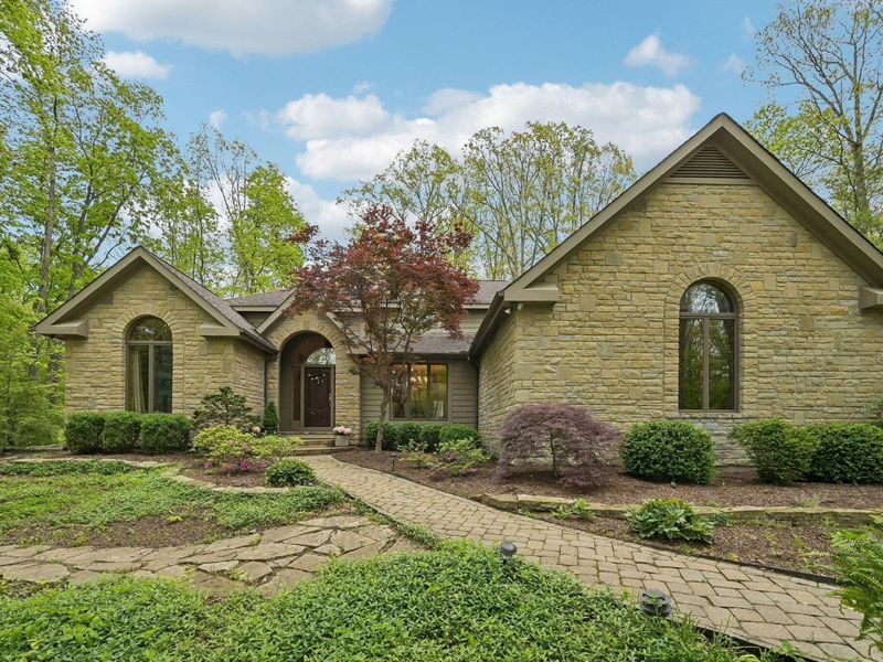 8080 Manitou Drive , Westerville, OH 43081 Photo 2