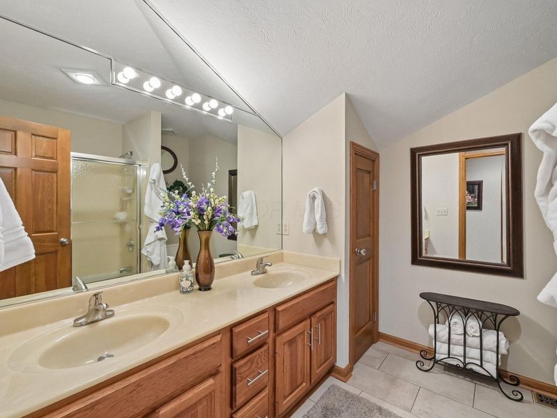 8080 Manitou Drive , Westerville, OH 43081 Photo 37