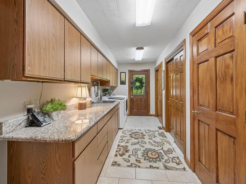 8080 Manitou Drive , Westerville, OH 43081 Photo 40