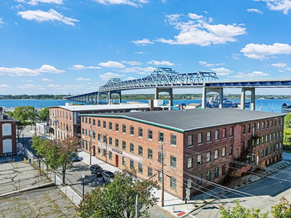 28 Anawan St., Fall River, MA 02721