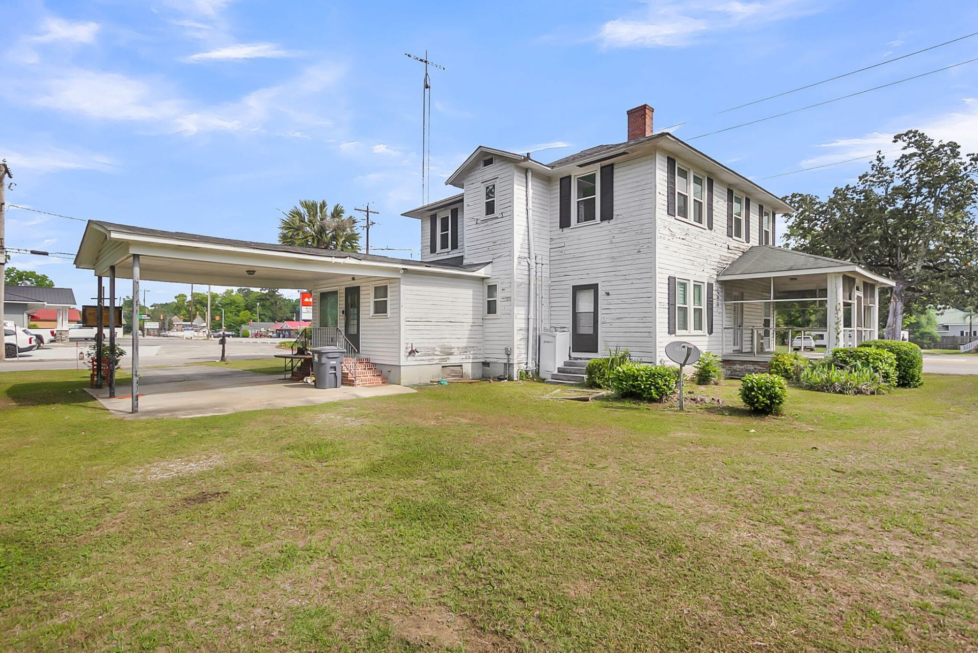 5539 Memorial Boulevard Photo 6