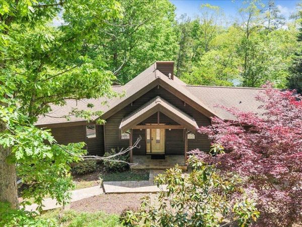 1042 Runaway Bay RD , Lynch Station, VA 24571
