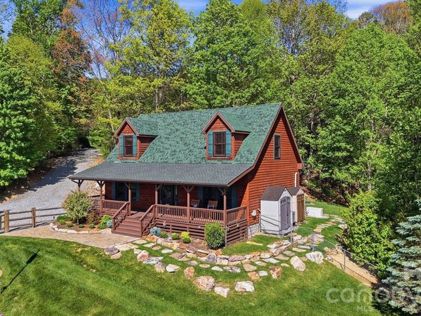 394 Hummingbird Lane , Elk Park, NC 28622