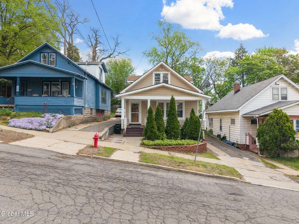 122 Snowden Avenue, Schenectady, NY 12304