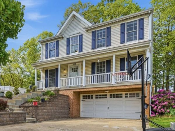 149 Stonewood Dr, Bethel Park, PA 15102
