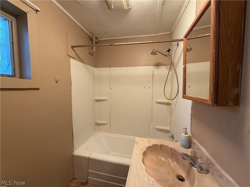 1115 Mckinley Street NE, Warren, OH 44483 Photo 8