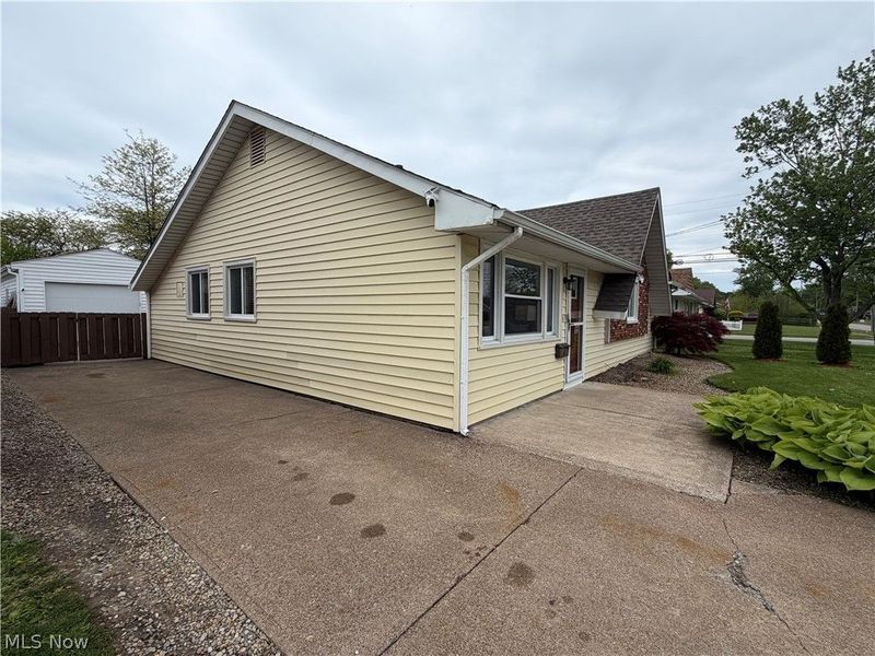 4219 Brockley Avenue, Sheffield Lake, OH 44054 Photo 3