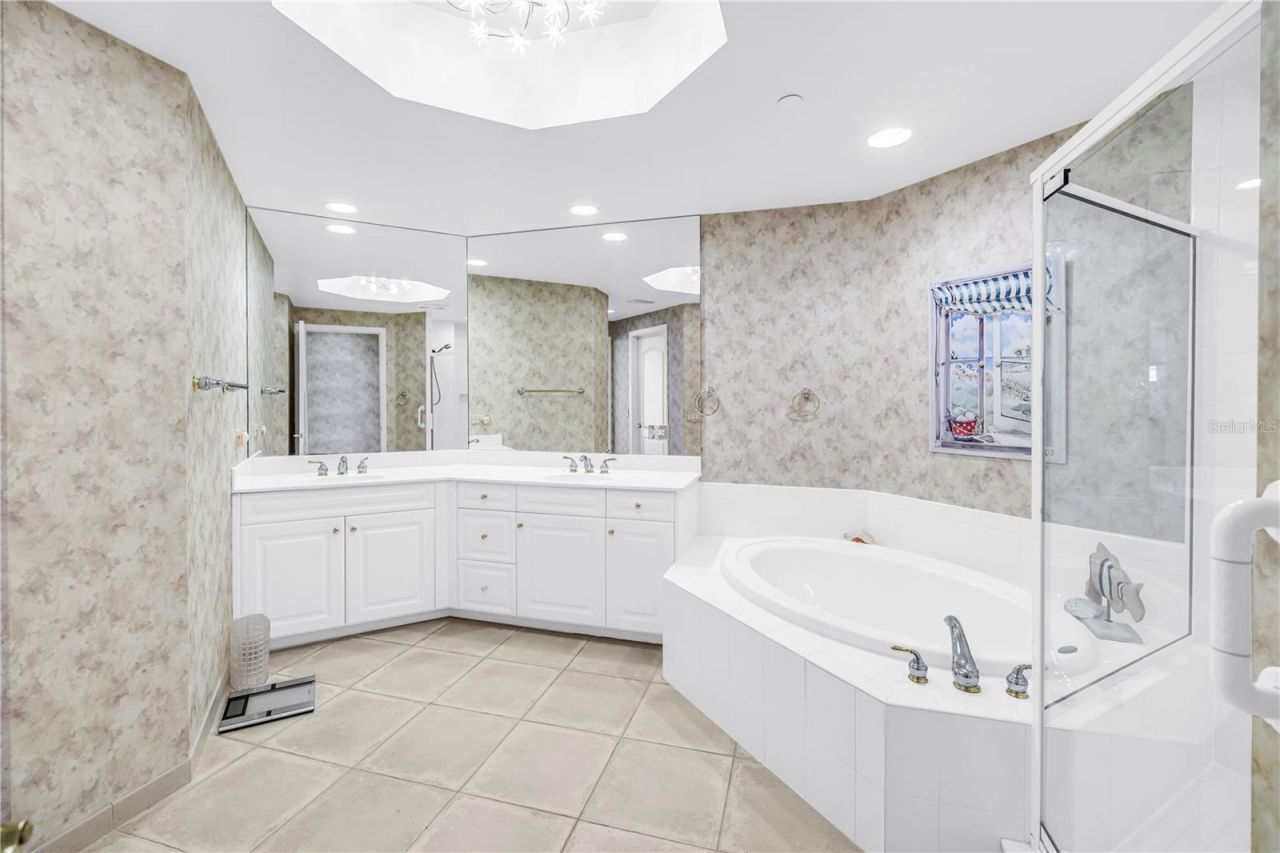 100 Beach Drive Ne, Unit 702, Saint Petersburg, FL 33701 Photo