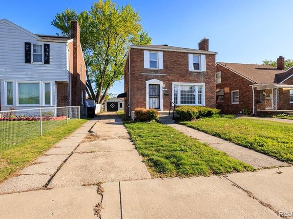 13821 Fairmount Drive, Detroit, MI 48205
