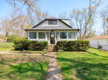 1545 Tanfield Street, West Bloomfield Twp, MI 48324