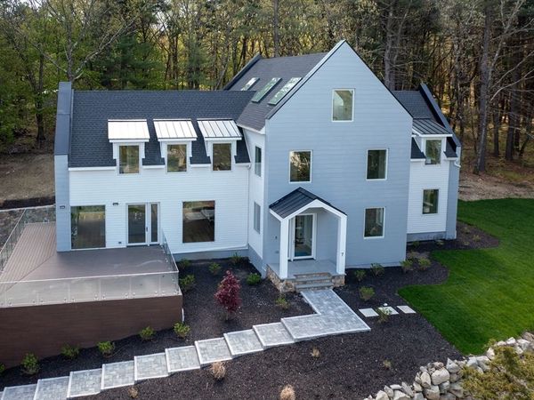 7 Whipple Rd, Lexington, MA 02420