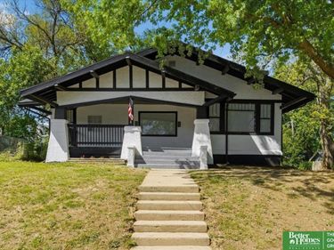 2714 Whitmore Street , Omaha, NE 68112