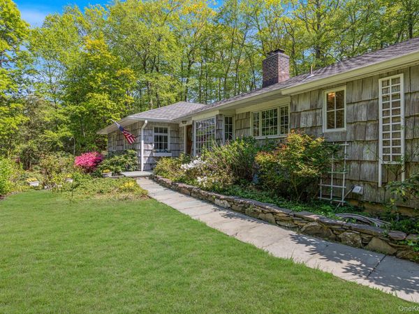11 North Road , Oyster Bay, NY 11771