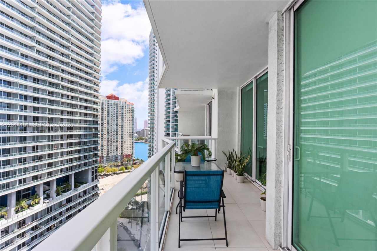 218 SE 14th St , Unit 2208, Miami, FL 33131 Photo