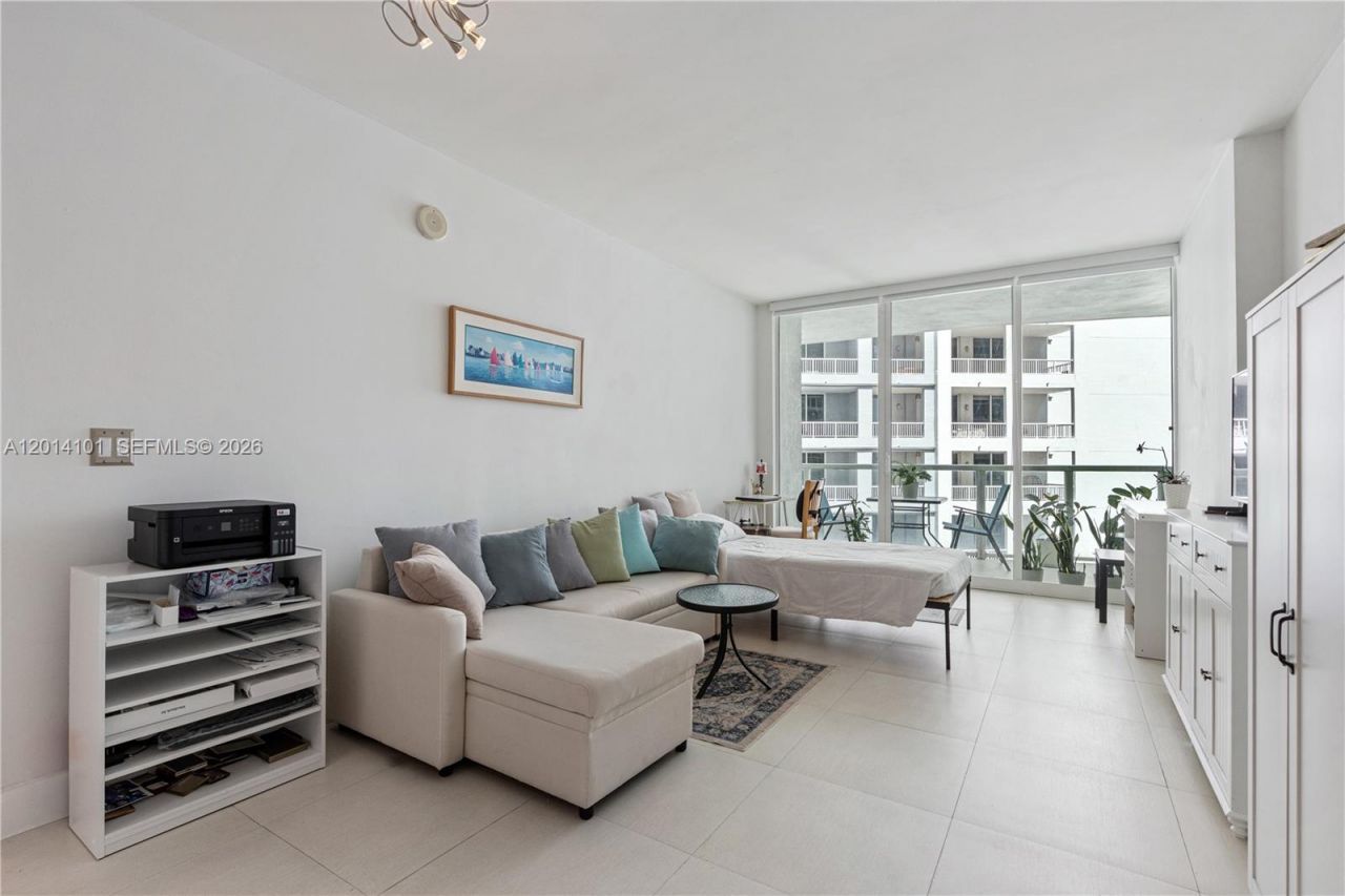 218 SE 14th St , Unit 2208, Miami, FL 33131 Photo