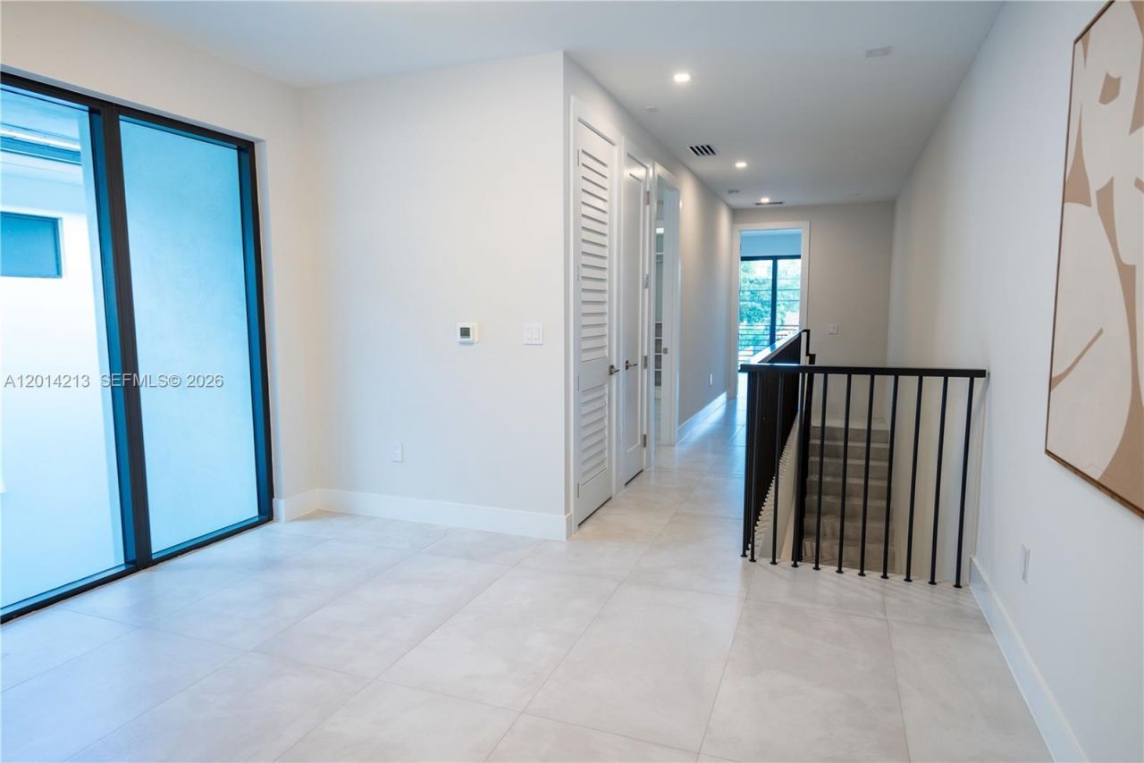 2745 SW 23 Ter , Miami, FL 33145 Photo