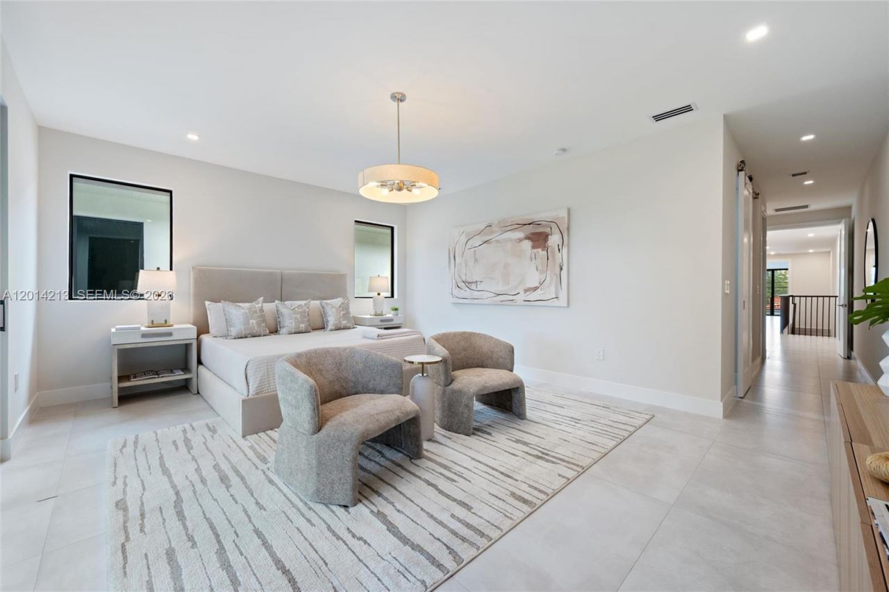2745 SW 23 Ter , Miami, FL 33145 Photo