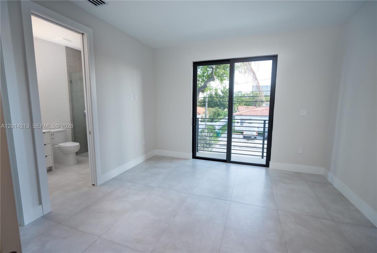2745 SW 23 Ter , Miami, FL 33145 Photo