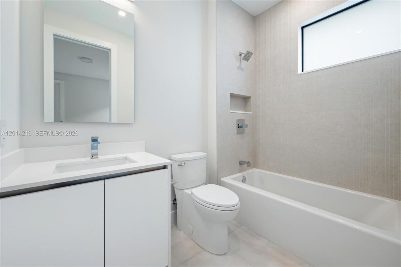2745 SW 23 Ter , Miami, FL 33145 Photo