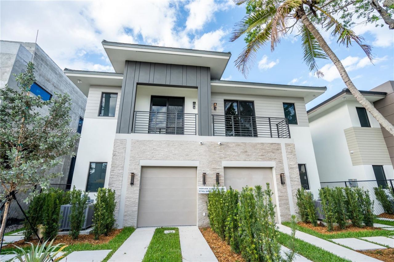 2745 SW 23 Ter , Miami, FL 33145 Photo