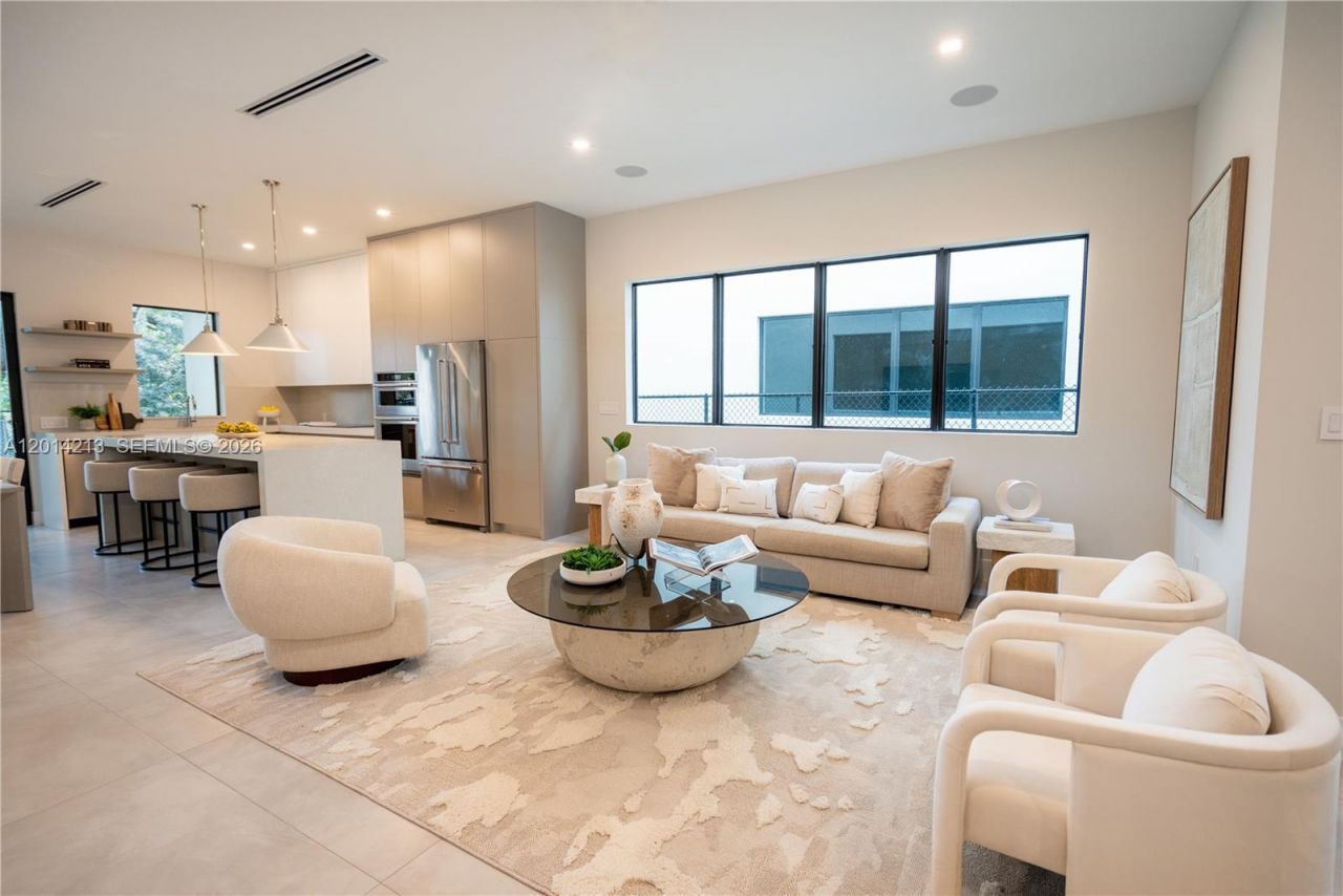 2745 SW 23 Ter , Miami, FL 33145 Photo