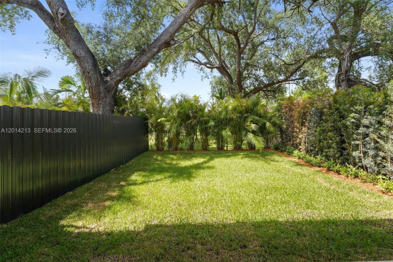 2745 SW 23 Ter , Miami, FL 33145 Photo