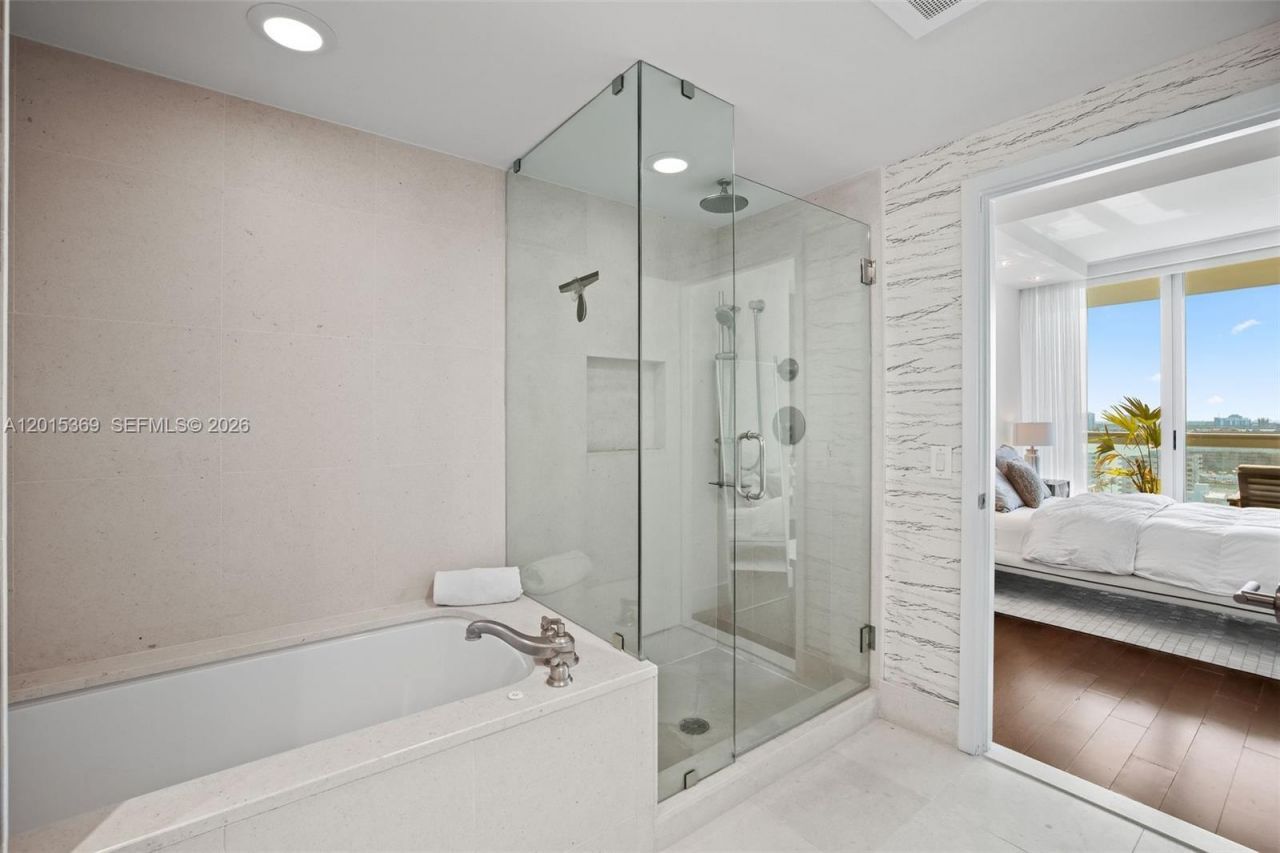 6899 Collins Ave , Unit 1610, Miami Beach, FL 33141 Photo