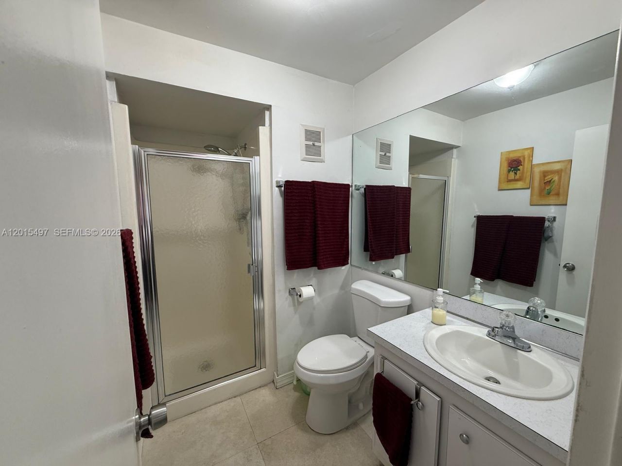 19300 W Lake Dr, Hialeah, FL 33015 Photo