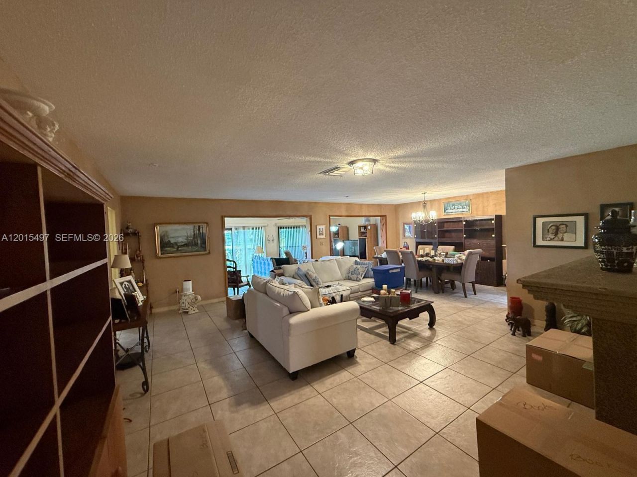 19300 W Lake Dr, Hialeah, FL 33015 Photo